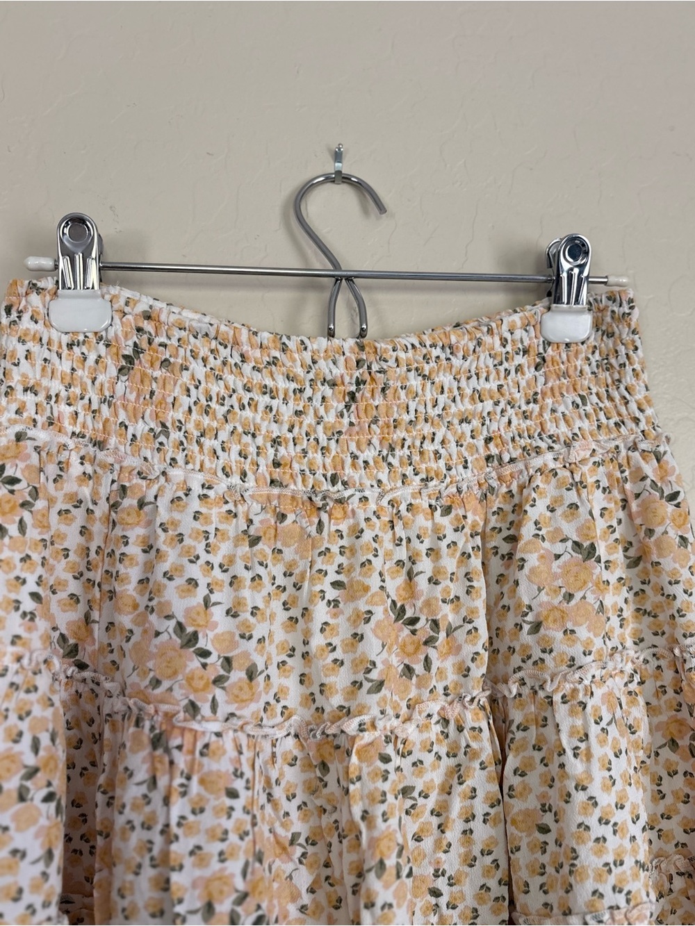 American Eagle Smocked Waist Floral Tiered Mini Skirt White Yellow NWT Small - Picture 7 of 7